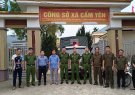 Ban chỉ đạo ATTG xã Cẩm Yên tổ chứ ra quân giải tỏa hành lang an toàn giao thông dọc tuyến đường 518B qua địa bàn xã.